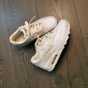 Women/youth Nike Airmax Sneakers